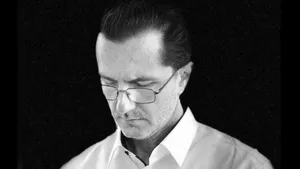 Vasile Bănescu: Credința e pusă la încercare de foarte multe ori. Și Iisus, pe cruce, strigă către Tată: ”de ce M-ai părăsit?”. Toți dorim să trecem pe lângă suferință, dar calea credinței nu ezită să treacă prin mijlocul suferinței (VIDEO)