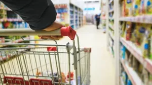 Scumpiri în lanț la alimente: inflația revine în forță în România