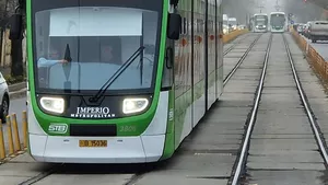 Un șofer băut a paralizat circulația tramvaielor 41 timp de o oră, după ce a rămas cu BMW-ul blocat pe linie. STB îl va da în judecată și îi va cere despăgubiri