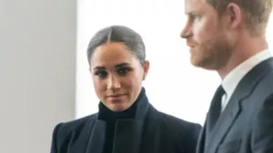 Meghan Markle a fost eliminată din poza pe care familia regală britanică a folosit-o de ziua prințului Harry. „Alegerea fotografiei trebuie să fi fost un coşmar pentru Buckingham”