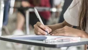 Elevii de clasa a VIII-a vor începe luni simularea Evaluării Naționale 2025