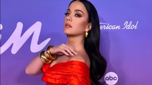 Katy Perry, în spațiu. Jeff Bezos a anunțat că zborul rachetei Blue Origin va avea un echipaj exclusiv feminin