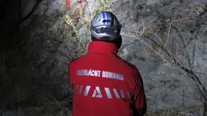 Ce au pățit doi turiști germani în Munții Piatra Craiului. Au vrut să scurteze drumul