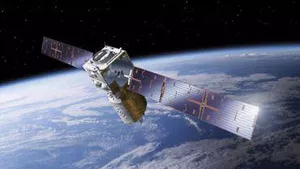 Cerul României, zonă de probă pentru sateliții lui Musk. ANCOM: „SpaceX nu a reuşit să obțină niciunde în lume permisiunea de a efectua acest test”