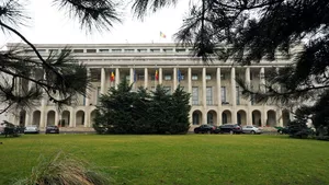 Palatul Victoria, iluminat sâmbătă în culorile Uniunii Europene. Ce mesaj a transmis Guvernul de Ziua Europei