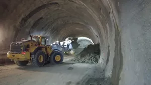Tunelul Alina, primul de pe autostrada Sibiu-Piteşti săpat complet, va putea fi vizitat