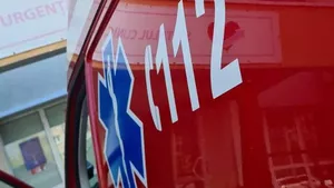 Doi răniți după ce o terasă s-a prăbușit peste ei, în Iași. Victimele, transportate la spital