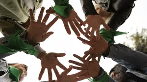 Tinerii români, tot mai atrași de voluntariatul în străinătate. „Ce am simţit acolo nu ai cum să uiți”
