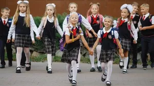 Uniformele școlare revin? Ce spune ministrul Educației despre impunerea acestora în România