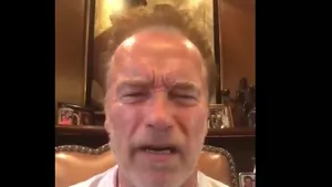 Arnold Schwarzenegger  dă de pământ cu Donald Trump. „Am văzut conferința de presă cu Putin. Ai stat acolo ca un tăițel ud. Mai aveai să îi ceri un autograf”/ Clipul a redevenit viral (VIDEO)
