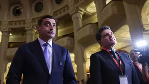 Sondaj la un an de la prezidențiale. Nicușor Dan ar câștiga din nou, dar la limită în fața lui George Simion