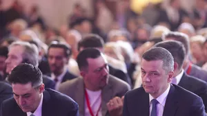Ședință de urgență convocată de Grindeanu. Parlamentarii PSD fac ultimele planuri înainte de moțiune