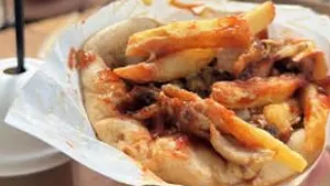 Mădălin Ionescu, uimit în Grecia de un detaliu banal. Cât costă, de fapt, un gyros: „Mi se pare fascinant”
