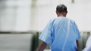 Târgu Mureș: Un pacient care plecase de bunăvoie dintr-un spital, în urmă cu o zi, a fost găsit mort. Mesajul polițiștilor