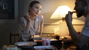 Mihaela Bilic demontează mitul cinei după ora 18:00. Până la ce oră spune că putem mânca fără probleme: „Noaptea e lungă”