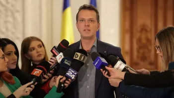 Moșteanu (USR), despre parlamentarii AUR și POT: Niște ipocriți. Cică sunt în grevă parlamentară, dar semnează prezența, ca să-și ia diurnele de ședință (VIDEO)