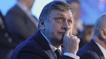 Crin Antonescu, despre criza politică: Vinovate sunt ambele părți. Cum rezolvă această ecuație Nicușor Dan? Aproape că ne paște un număr de iluzionism (VIDEO)