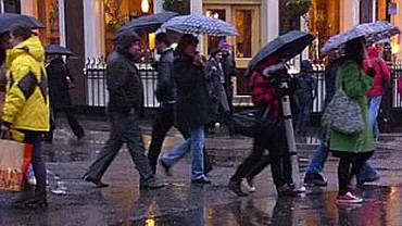 Temperaturi de până la 22 grade. Joi încep ploile. Vezi prognoza meteo