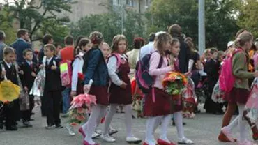 Sibiu: Copii bătuți și înjurați de directoarea unei școli