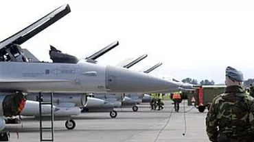 NATO urmează să preia comandamentul operațiunilor militare din Libia