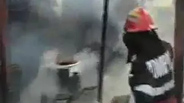 Incendiu într-o gospodărie din Timișoara, provocat de un cablu defect al unui autoturism