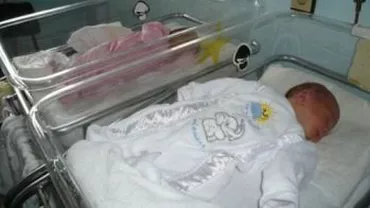 Deva: O fată a născut la doar 12 ani. Tatăl, cercetat de Poliţie