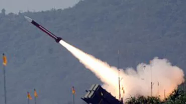 Băsescu, glumind cu primarul din Deveselu: Te-a luat presa în tărbacă