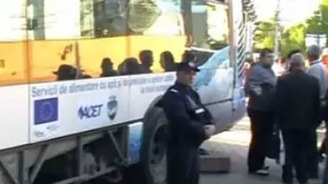 Suceava: Un autobuz a intrat într-o farmacie după ce șoferului i s-a făcut rău
