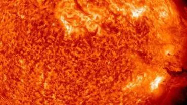 O erupţie solară poate perturba comunicaţiile prin satelit de pe Pământ, pentru 24 de ore
