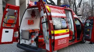 Grav accident în Bistriţa: Doi morţi şi doi răniţi după ce o maşină s-a izbit de un TIR