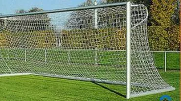 Buzău: Un copil de 13 ani, în stare gravă la spital după ce o poartă de fotbal a căzut peste el în tabără