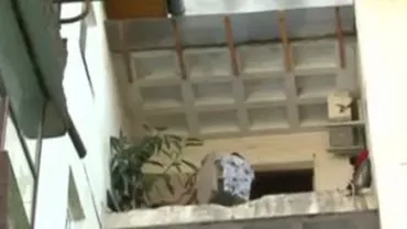 Timișoara: Două femei au căzut în gol de la etajul 4 în timp ce întindeau rufele. Una a murit, cealaltă e în stare gravă