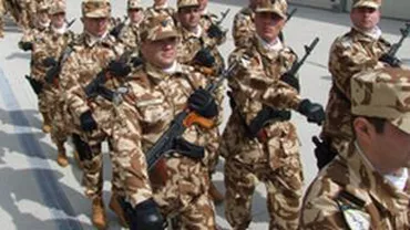 Wikileaks: România a vrut să doneze soldaților din Afganistan 8.000 de puști vechi, dar nu a putut plăti transportul