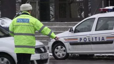 Dâmbovița: Trei răniți după ce un microbuz și un camion s-au ciocnit