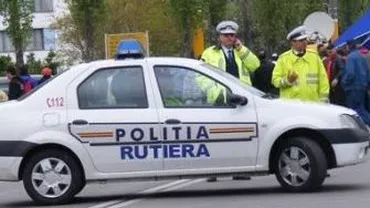 Cluj: O persoană a fost rănită după ce un șofer a intrat cu mașina într-un stâlp