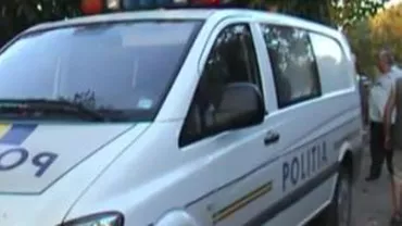 Dolj: Un bărbat de 63 de ani și-a înjunghiat mortal soția și un vecin