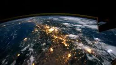 Pământul, filmat în 60 de secunde. Vezi stelele și fulgerele din spațiu (VIDEO)