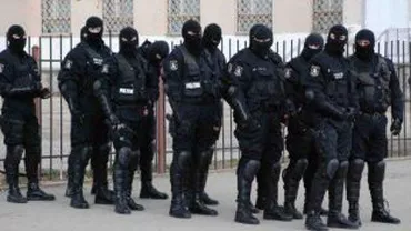 Percheziții de amploare în Timiș, Arad, Bihor și Alba, în căutare de contrabandiști de alcool rafinat