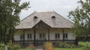 Argeș: Un incendiu a izbucnit la Muzeul Golești. Pompierii au intervenit la fața locului