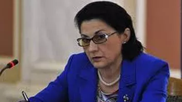 Lupte la Educație: Ecaterina Andronescu îl dă în judecată pe Daniel Funeriu