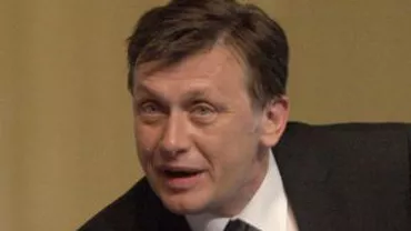Crin Antonescu: Victor Ciorbea și Aurelian Pavelescu s-au înghesuit să care servieta lui Traian Băsescu