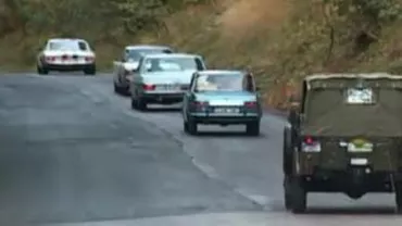 Mașinile de epocă, la întrecere pe Transfăgărășan: Au străbătut drumul dintre Barajul Vidraru şi Bâlea Lac