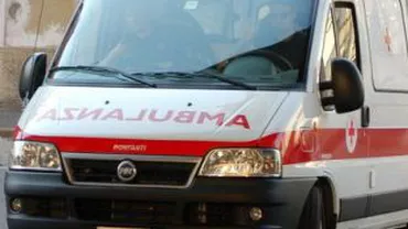 Râmnicu Vâlcea: Un autoturism s-a ciocnit de un tir. O persoană este rănită