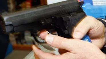 Suceava: A tras două focuri de armă pentru că fusese dat afară dintr-un apartament