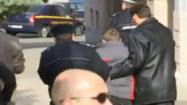 Deva: Un elev a leşinat lângă ministrul Culturii, în timpul unei ceremonii pentru dezvelirea unui monument