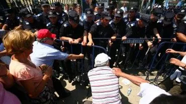 Proteste în Capitală la ministerele Muncii și Agriculturii (VIDEO)