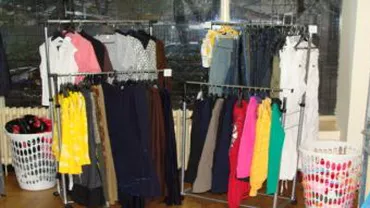 Magazinele cu produse confiscate ale ANAF, cea mai profitabilă afacere a statului român (VIDEO)