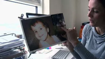 Orfelinatele din România, în presa britanică: „Copiii se loveau unii pe alţii, se legănau în faţă şi în spate şi prezentau semne de traumă”