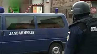 Descinderi în mai multe județe, în căutare de contrabandiști de telefoane contrafăcute