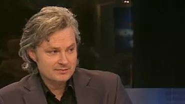 Simon Toyne, autorul romanului Sanctus, la emisiunea "Fapt Divers": Iubesc România! Îmi doresc de mai mulți ani să vin aici (VIDEO)